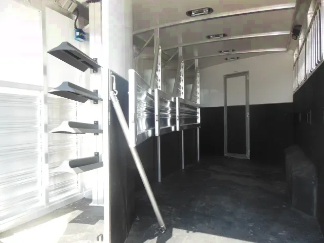 aluminum gooseneck 4horse, 8ft living quarters