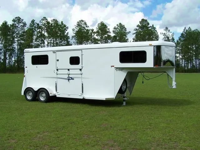 2025 Bee Trailers 2 Horse Gooseneck Thoroughbred Classic