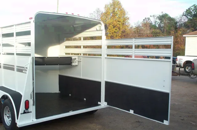 RED 2 HORSE TRAILER BUMPER PULL