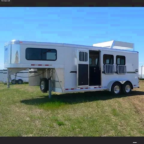 3 Horse Aluminum Trailer w/Hay Rack