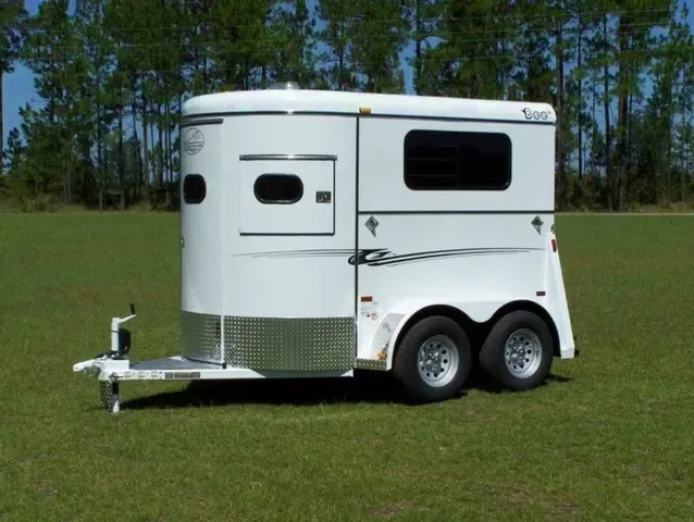 2026 Bee Trailers 2-Horse Super Bee Walk Thru