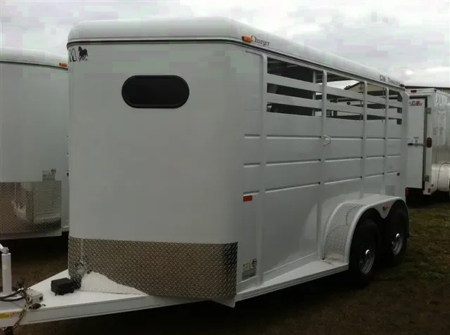 White 2 Horse Trailer w/Tandem 3500lb Axles