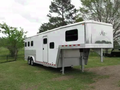 3 Horse Gooseneck Weekender Package