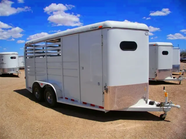 White 3 Horse Steel Bumper Pull Slant Load Trailer