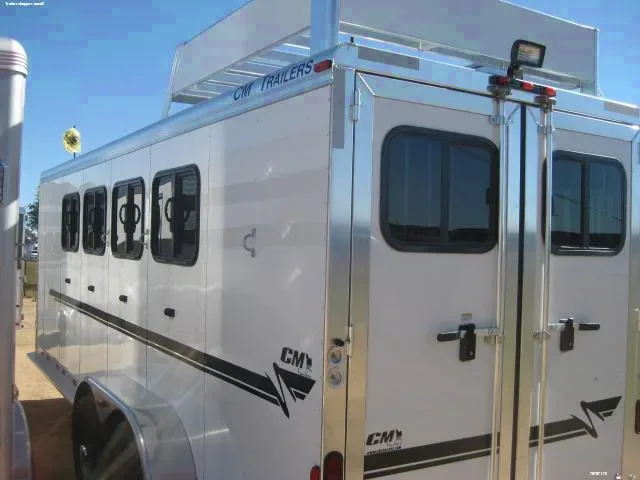 4 Horse  Gooseneck w/Extras
