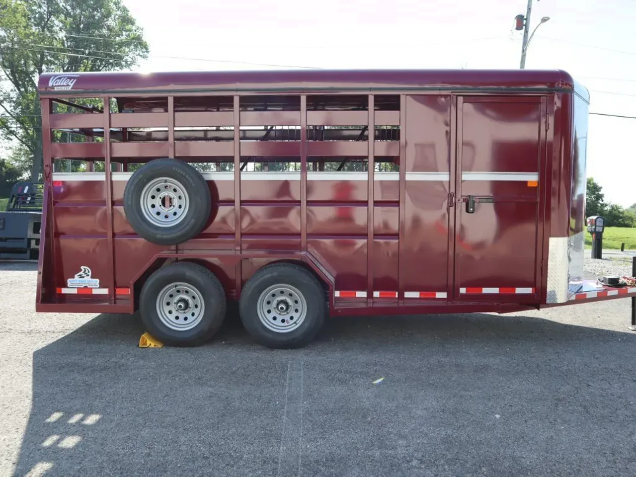 2027 Valley Trailers 3800 3-H Slant BP Horse Trailer