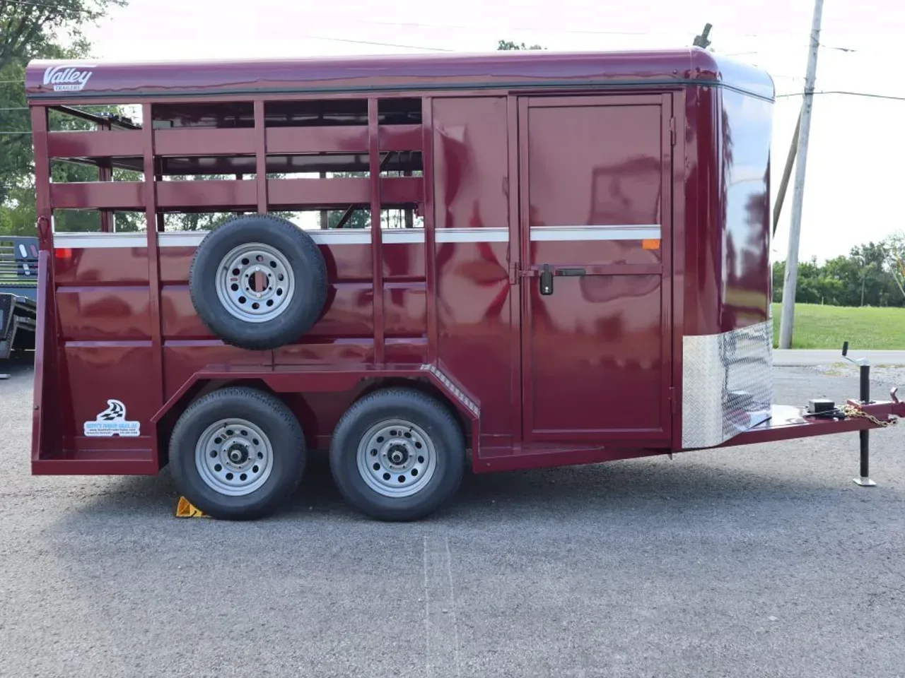 2027 Valley Trailers 2800 2H Slant BP Horse Trailer