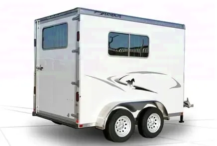 2-horse trailer w/movable divider wall