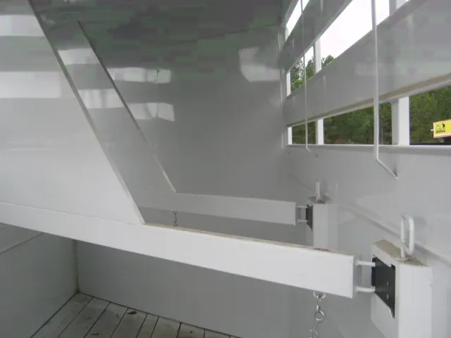 White Gooseneck ES 3H Trailer