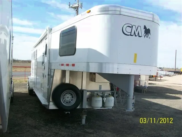 White 4 Horse Aluminum Gooseneck