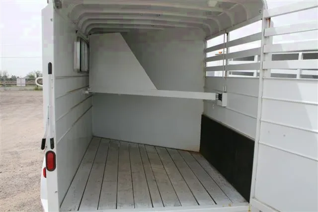 2 Horse Slant Load w/Drop Down Feed Windows