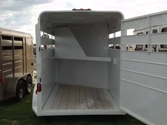 White  2 H Trailer w/Kick Mats