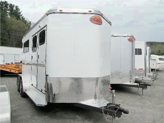 2 Horse Aluminum BP w/ Front Tack Room