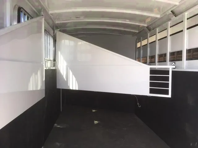 4 HORSE SLANT LOAD GOOSENECK TRAILER