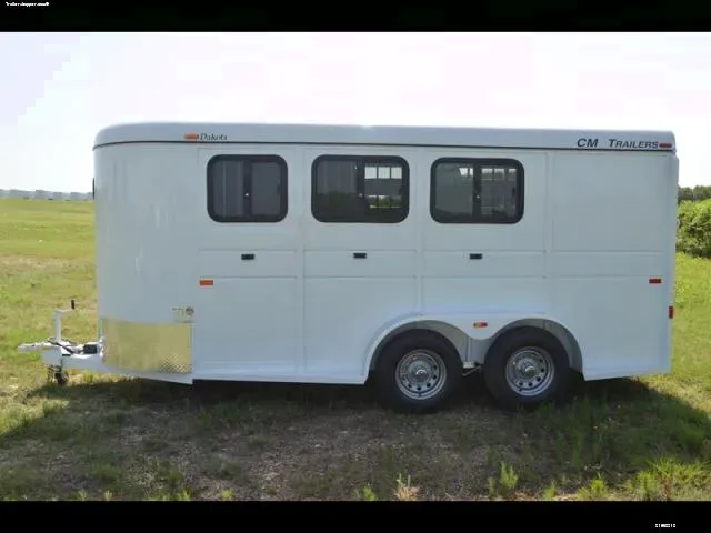 White 3 Horse w/Mats & Drop Feed Windows