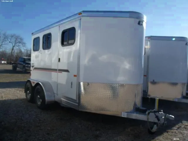 2 H Bumper Pull w/Saddle Rack-Single Rear Door