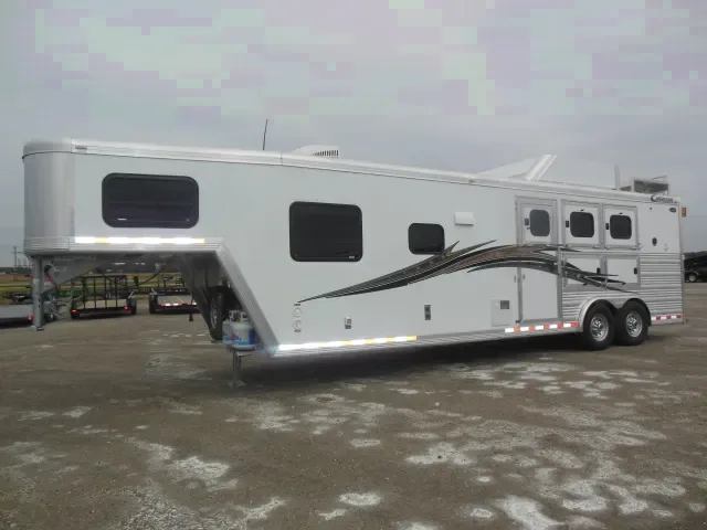 Loaded 3 H Trailer w/Living Quarters