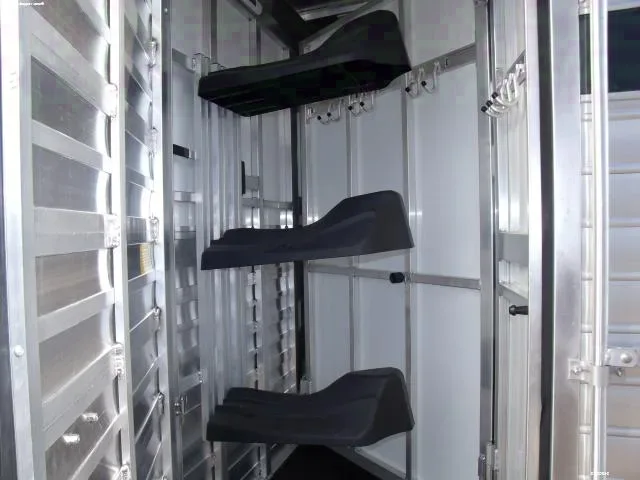 Aluminum/White 3H Gooseneck w/ Living Quarters