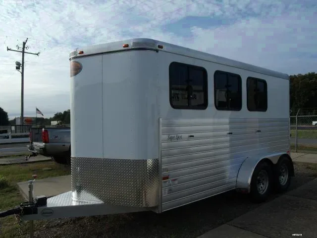 White/Aluminum 3 H Bumper Pull w/Front Tack Room