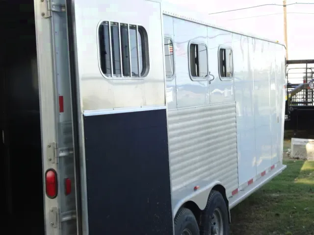 2 H GN SLANT LOAD TRAILER IN WHITE