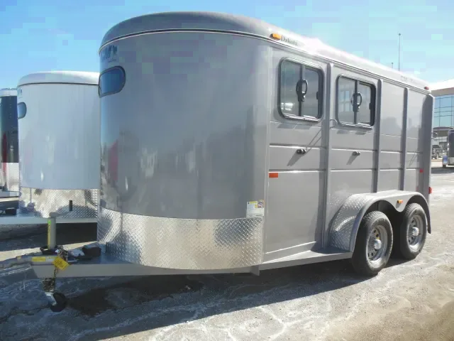 2 H TRAILER W/DRESSING ROOM AND SADDLE RACK