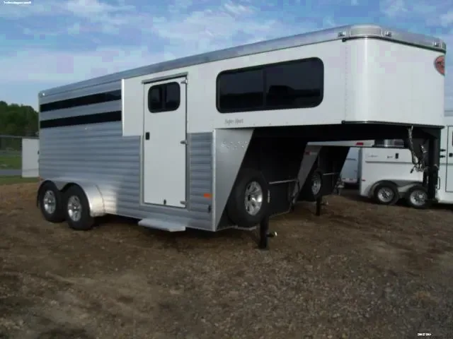 White  3 Horse Aluminum Gooseneck Trailer