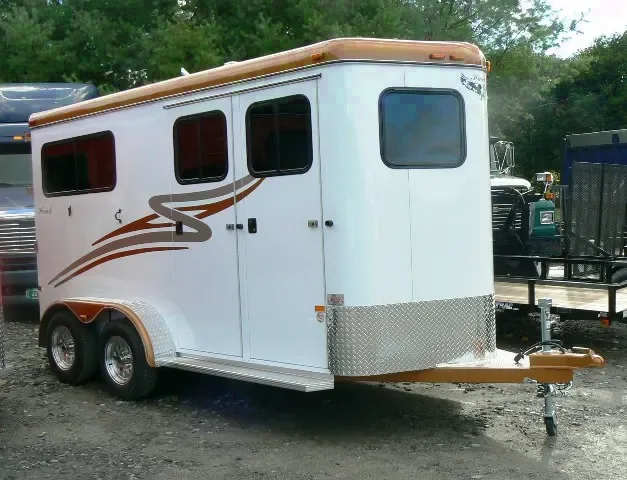 2 HORSE BUMPER PULL W/3500LB TANDEM AXLES