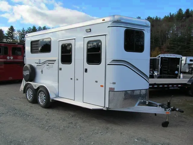 2 Horse Trailer w/Dressing Room