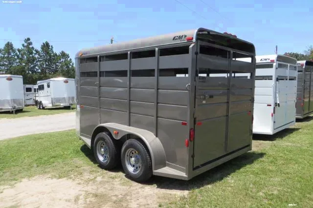 2 Horse Slant Load Bumper Pull-Rounded Front with Window