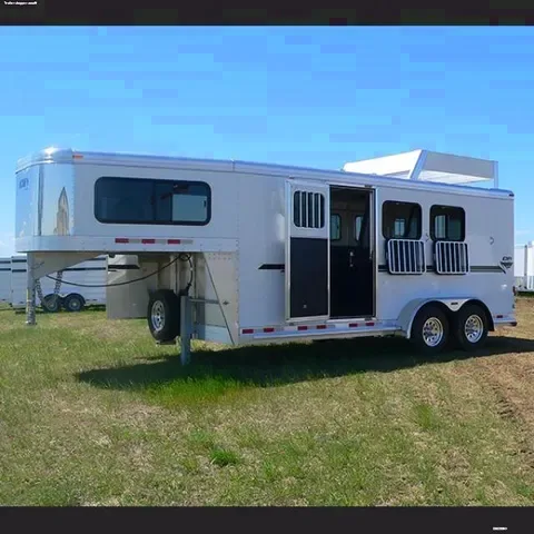 3 Horse Aluminum Trailer w/Hay Rack