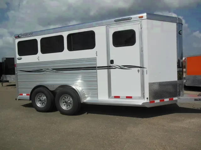 White 3 Horse Aluminum Bumper Pull