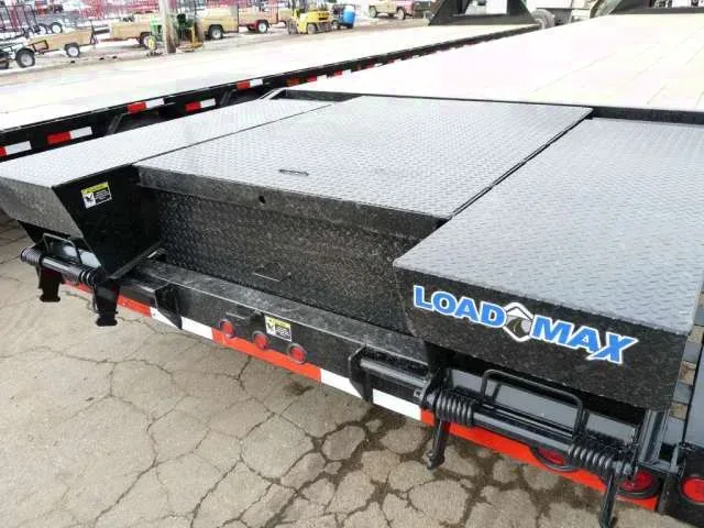 36ft Gooseneck Equipment Trailer   Ramps w/Center Pop Up