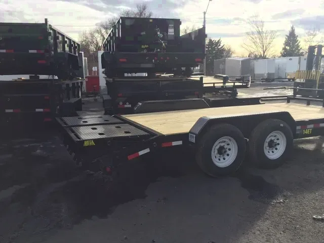 18ft equipment trailer w/Ramps