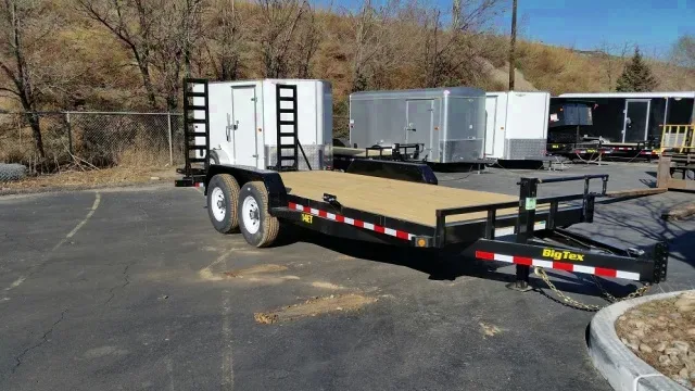 18ft flatbed equipment trailer w/stake pockets