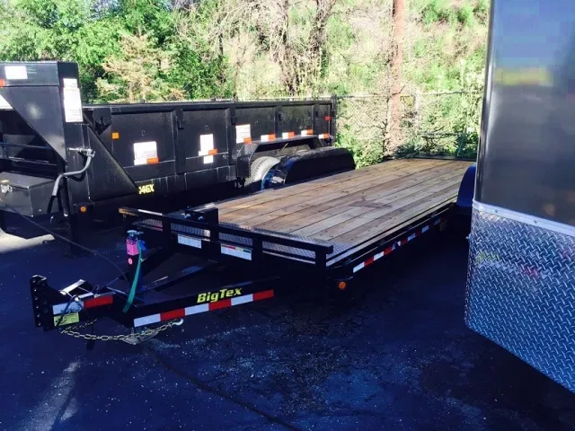 20ft full tilt equipment trailer w/electric brakes