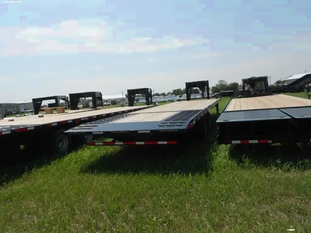 20+5ft Hyd Dovetail with Wireless Remote and 2-7000lb Brake Axkes