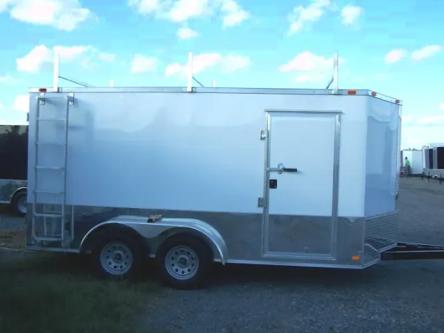 14FT WHITE CONTRACTOR'S TRAILER W/WRAP AROUND DIAMOND PLATING