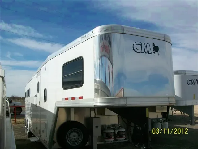 Aluminum 20ft Livestock Trailer w/Living Quarters