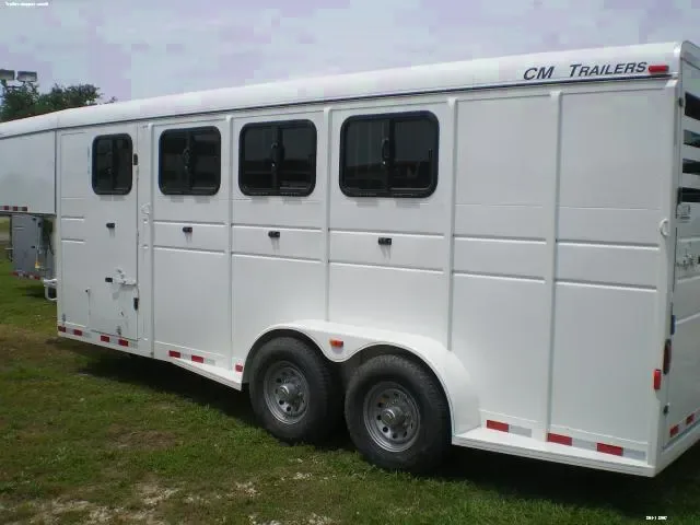 28ft Gooseneck Livestock Trailer w/Wide Floor Mats