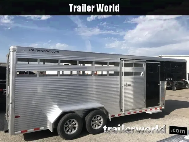2025 Sundowner 20' Gooseneck Livestock Trailer - Black