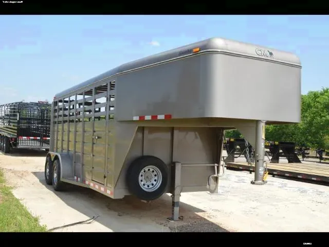 Beige 16ft Gooseneck Solid Top Stock Trailer