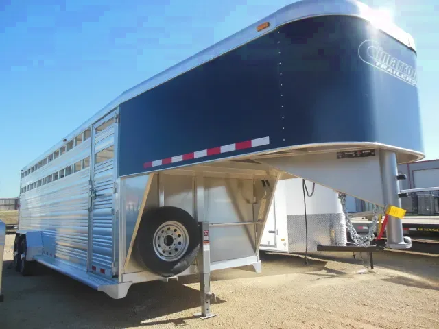 24ft Gooseneck Livestock w/Escape Door