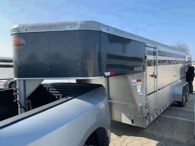 24ft GN Aluminum Livestock Trailer