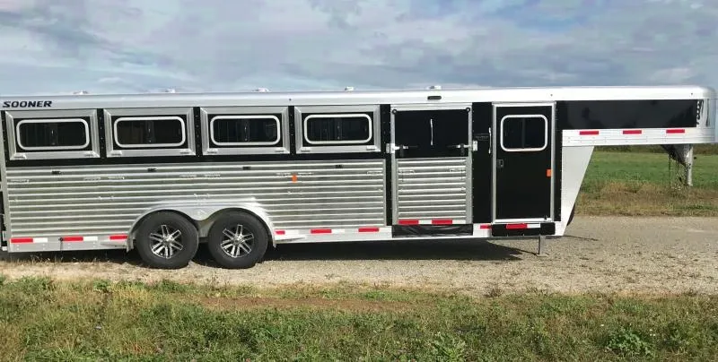 24ft Black/Aluminum Livestock Trailer w/Dressing Room