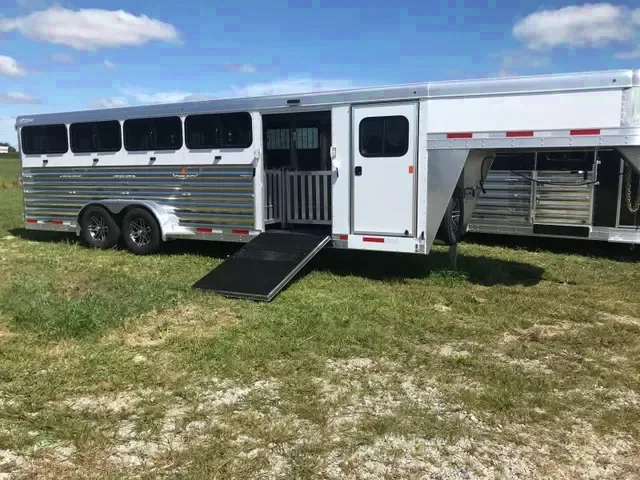 10 Pen 24ft Livestock Trailer w/Side Ramp