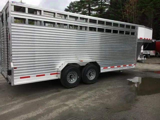 24FT ALUMINUM GOOSENECK LIVESTOCK TRAILER