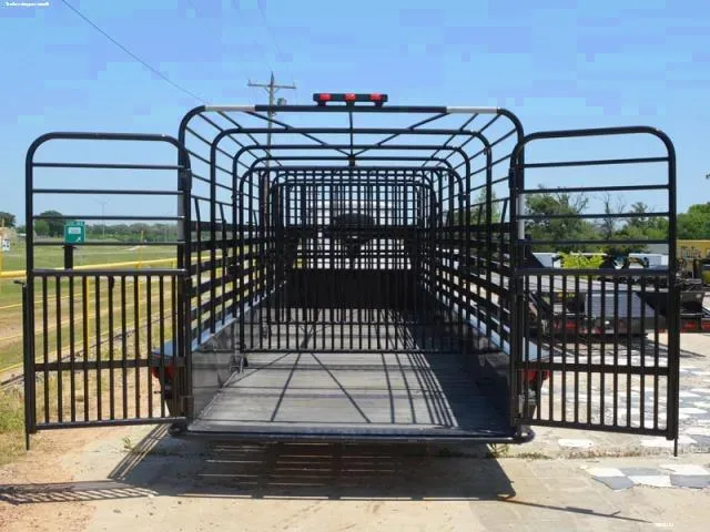 Black 28ft Bar Top Livestock Gooseneck