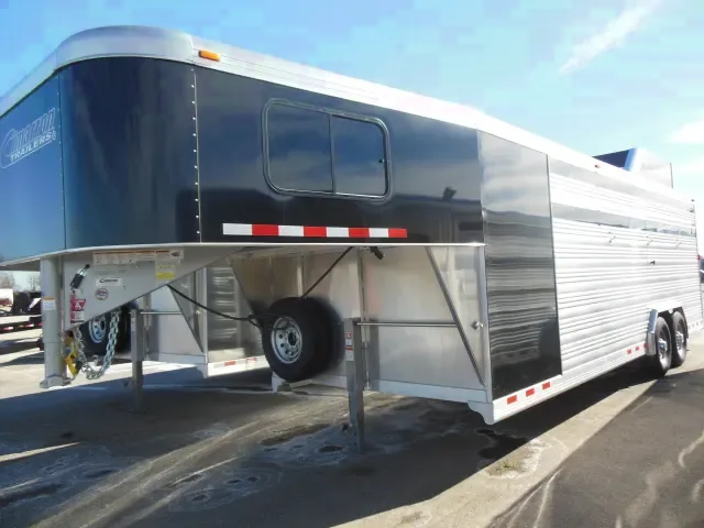 24ft Aluminum Livestock Trailer w/Dressig Room