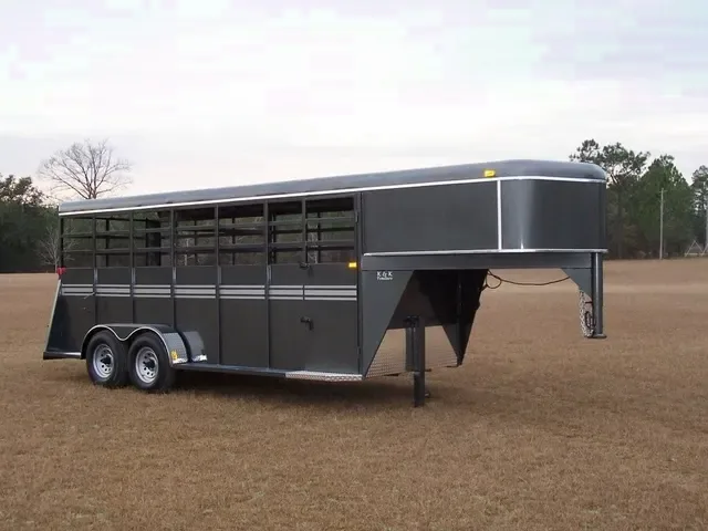 2024 Bee Trailers 6x24 Gooseneck Stock Trailer
