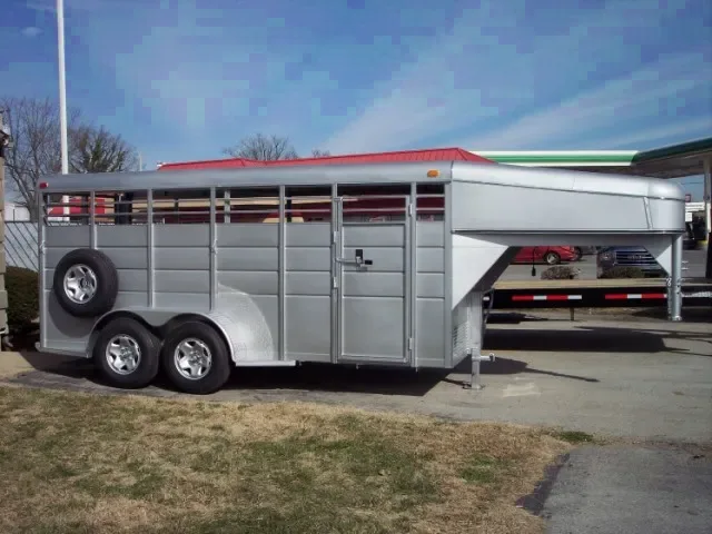 Silver 16ft Gooseneck Cattle Trailer